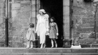 Queen Elizabeth with Princesses Elizabeth and Margaret at Glamis Castle