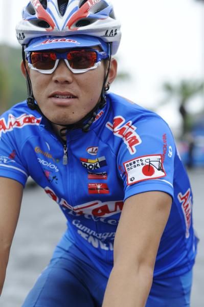 Aisan Racing Team members had an emblem on their sleeve regarding their hope of Japan's recovery from the earthquake and tsunami.