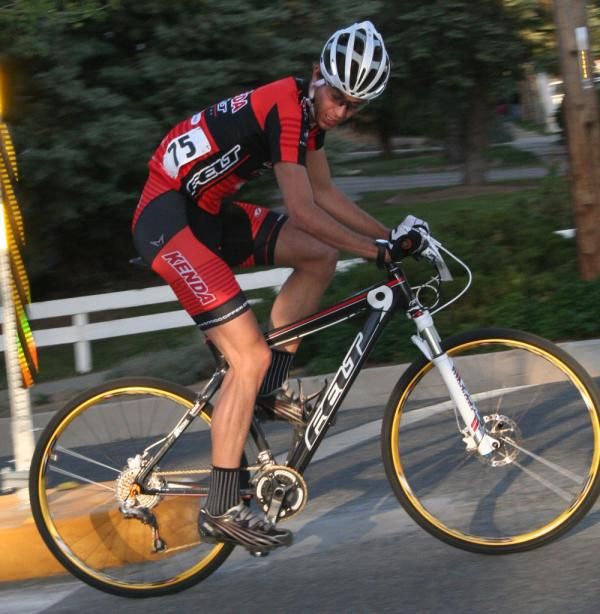 There were lots of racers riding 29ers with slick tires.