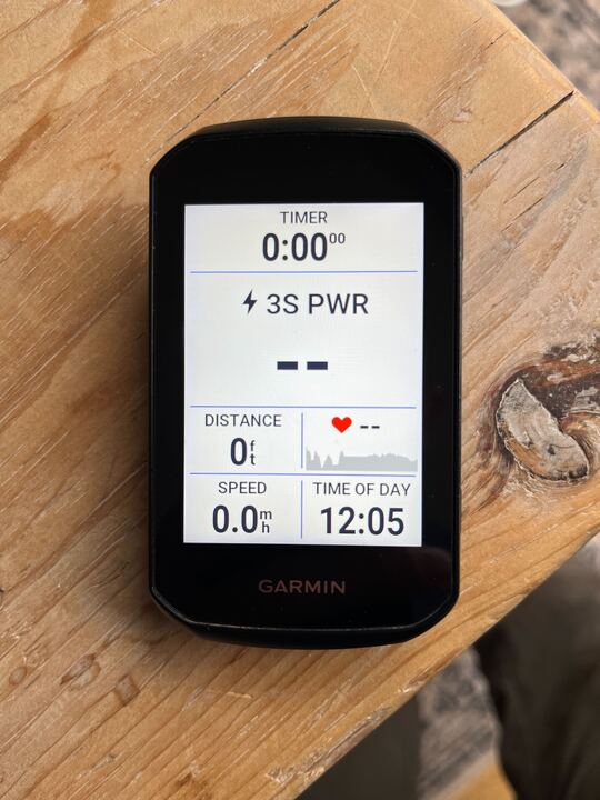 A Garmin Edge 550 race profile screen