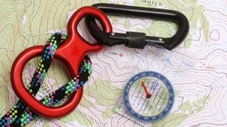 what are contour lines on a map: map and compass