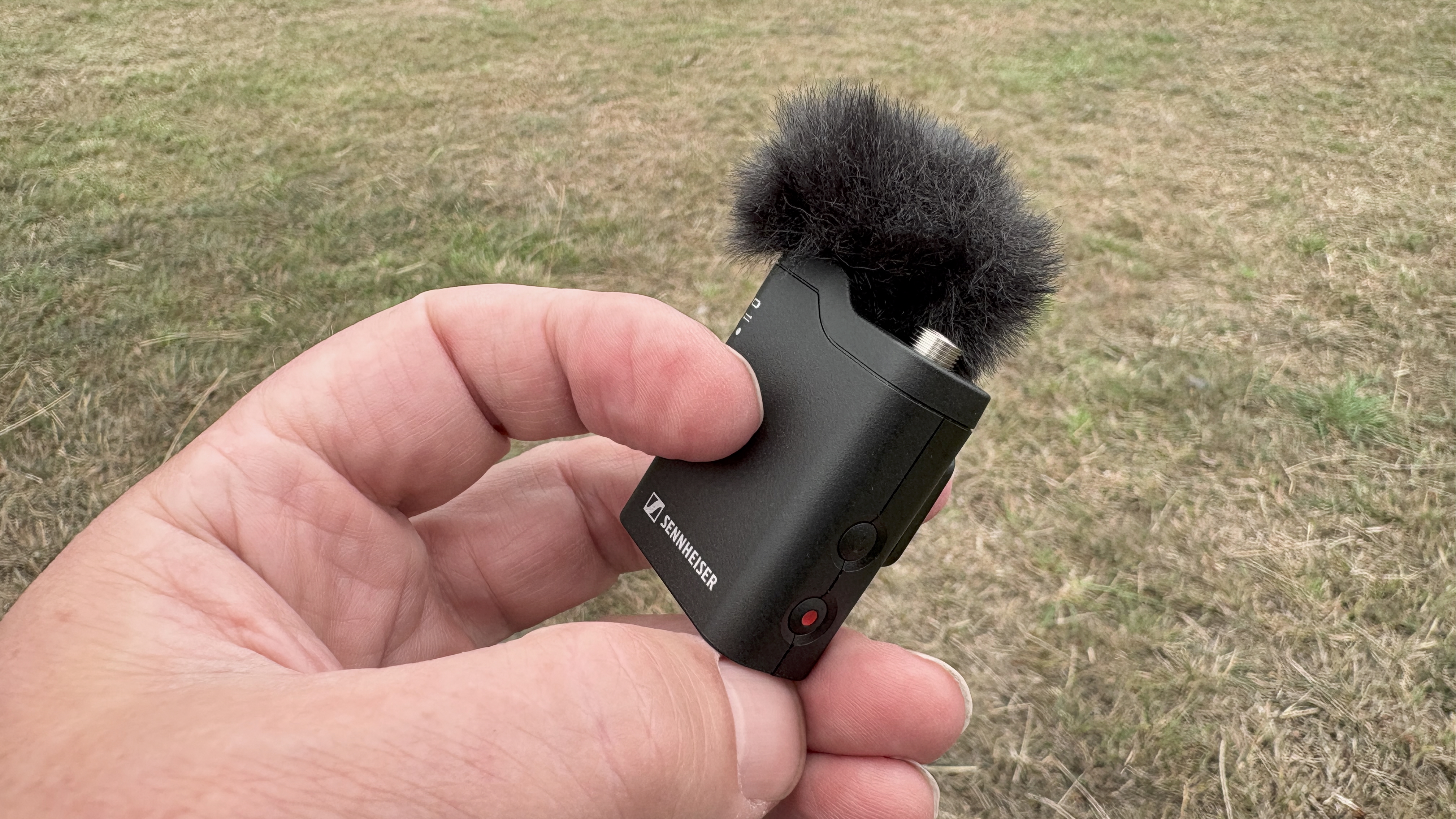 The receiver’s onboard recording feature can be triggered by a press of the red button