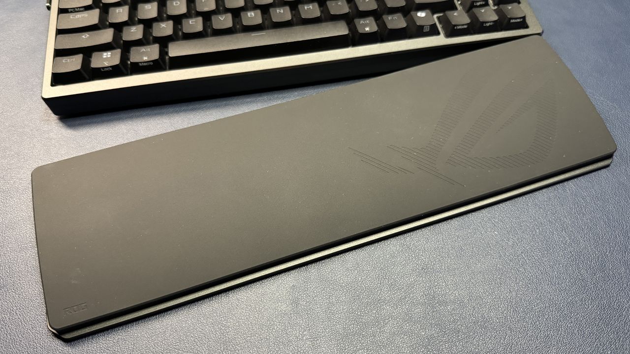 Asus ROG Azoth Extreme