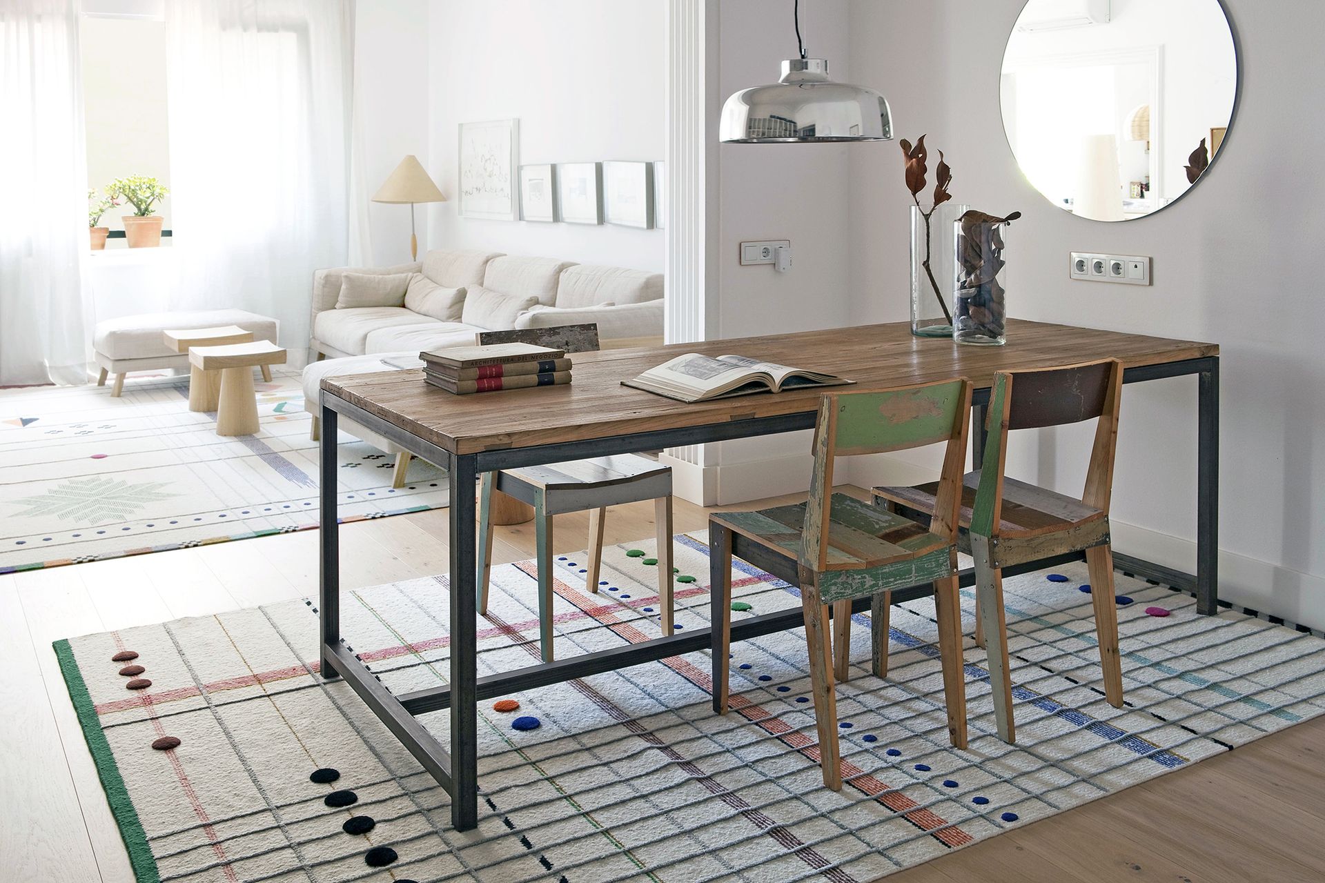 6 area rug mistakes to avoid experts advise what to do instead Homes