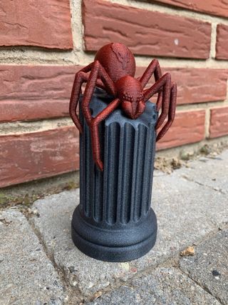 Red and black spider column