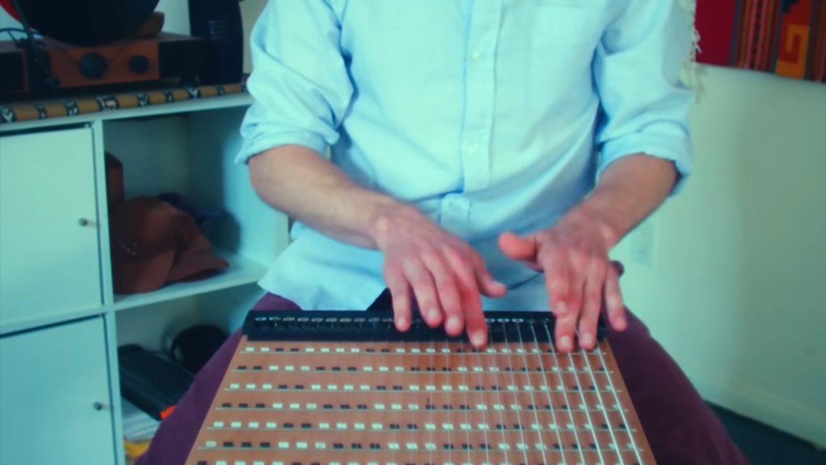Vulfpeck's Jack Stratton serves up 90 seconds of serious harpejji