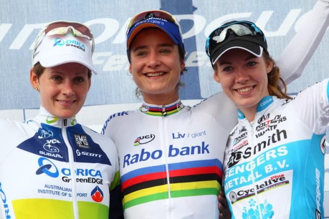 GP de Plouay podium (L-R): Emma Johansson (Orica - AIS), Marianne Vos (Rabo Women) and Anna van der Breggen (Sengers Ladies Cycling Team)