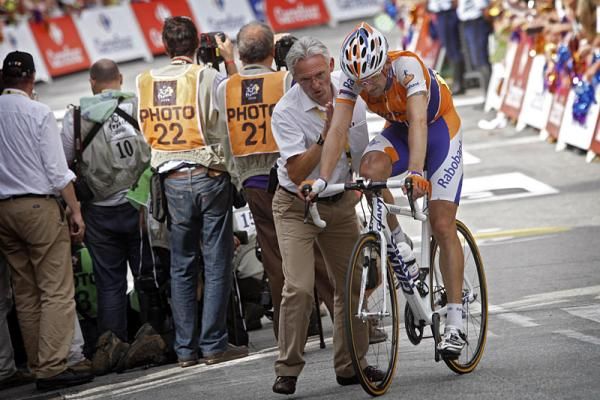An exhausted Denis Menchov (Rabobank) at the finish of the stage.