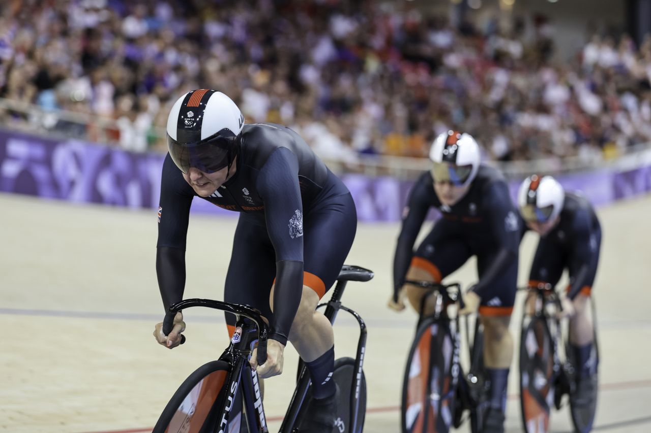 Katy Marchant leads Sophie Capewell and Emma Finucane in the team sprint final at the Paris Olympics