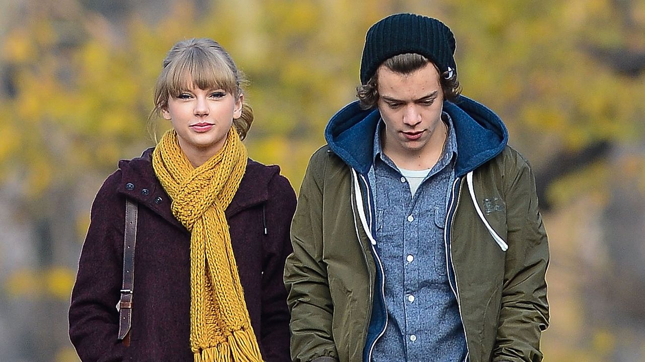 Taylor Swift and Harry Styles are seen walking around Central Park on December 02, 2012 in New York City.