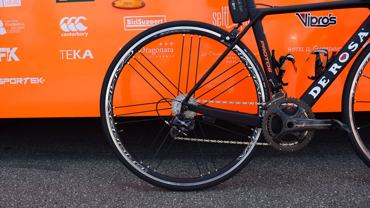 The team used the alloy-rimmed Campagnolo Shamal Ultra wheels for the Tour de Suisse