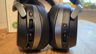 Turtle Beach Stealth 700 (Gen 3) headset review photographs