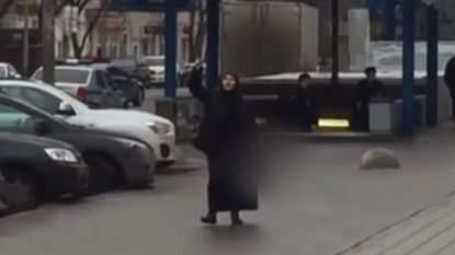 Woman carries severed head around Moscow