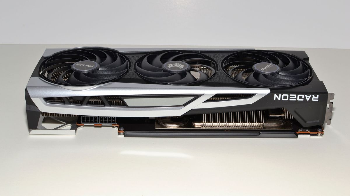 Sapphire Radeon RX 6800 XT Nitro+ photos