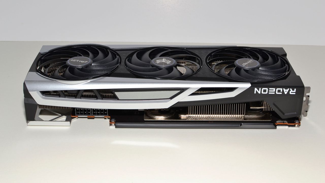 Sapphire Radeon RX 6800 XT Nitro+ photos