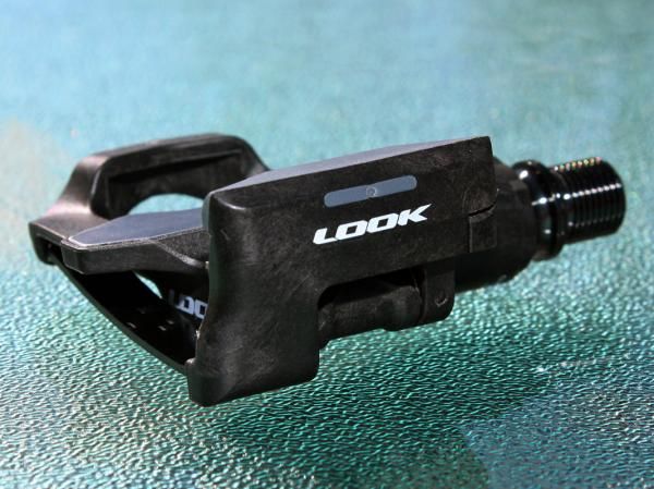 Look builds the entire pedal body and rear plate out of long-fiber carbon composite