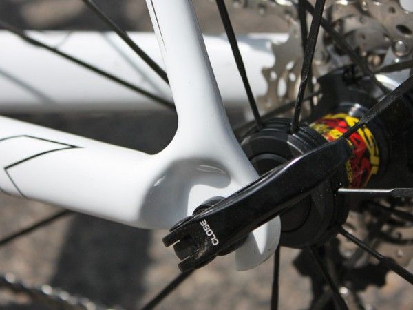 Mid-range status or not the Cannondale Six Carbon still gets carbon dropouts.
