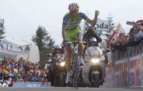 Ivan Basso (Liquigas-Doimo) celebrates his stage success