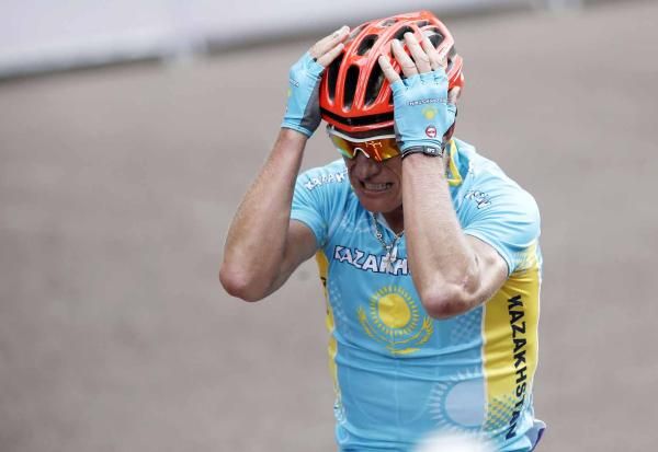 Alexandre Vinokourov (Kazakhstan) cannot believe what he has done.