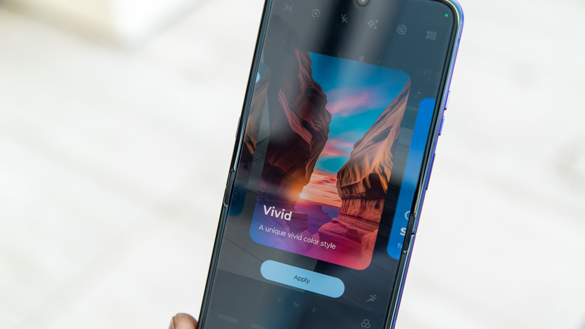 Motorola Razr Ultra 2026 Vivid camera mode