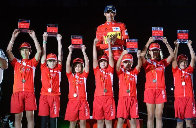 Alberto Contador (Tinkoff-Saxo) with children on the podium