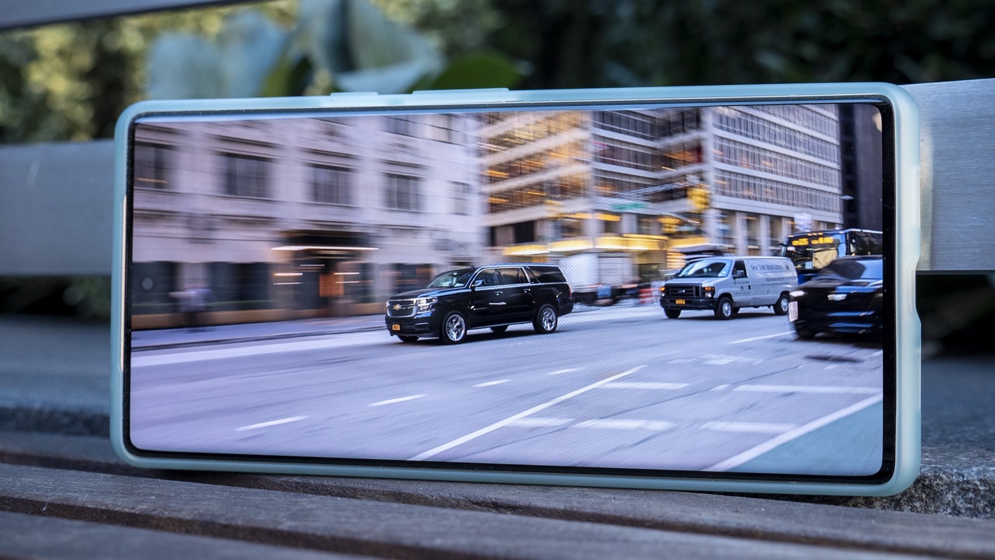 Pixel 6 Pro showing clear photo of moving cars