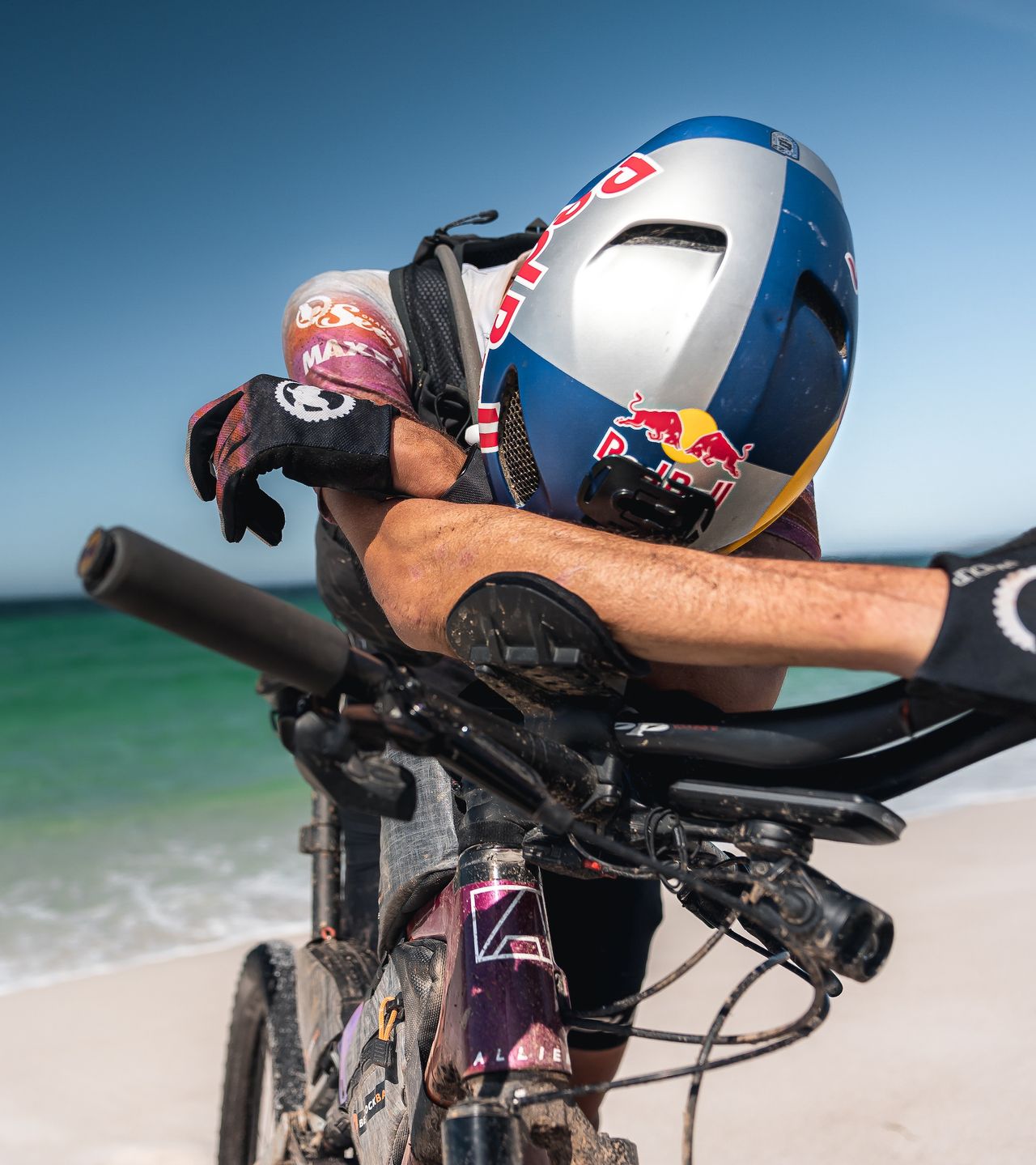 Endurance cyclist Payson McElveen's trans-Tasmania