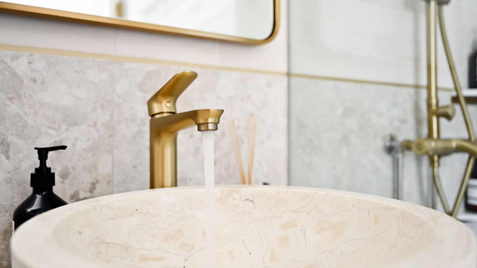 picture of golden bathroom sink