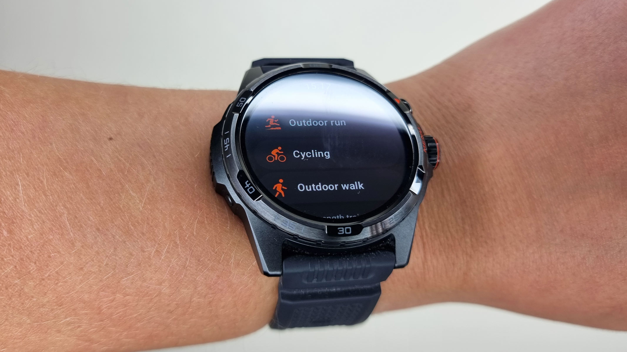 TicWatch Atlas smartwatch, a close-up photo of the workout mode selection screen