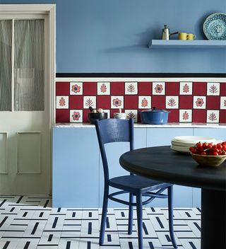 How to paint kitchen tiles with stencilled tiles