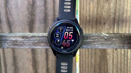 Garmin Forerunner 265 watch face