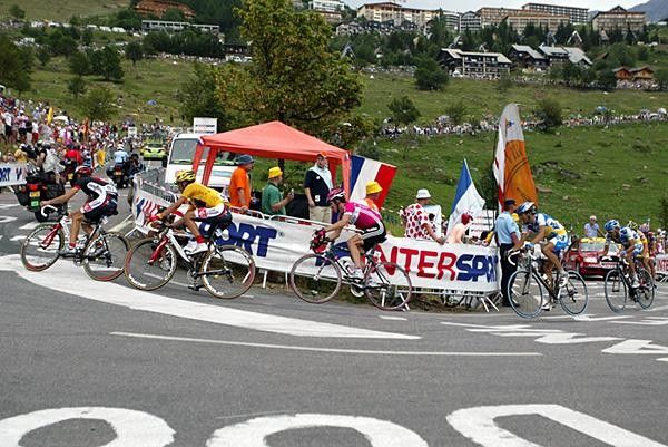 The yellow jersey comes through