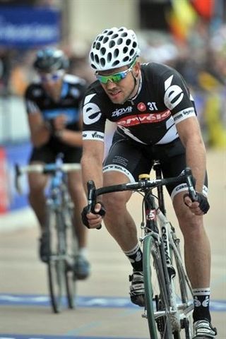 Thor Hushovd (Cervelo Test Team) leads Juan Antonio Flecha (Sky)