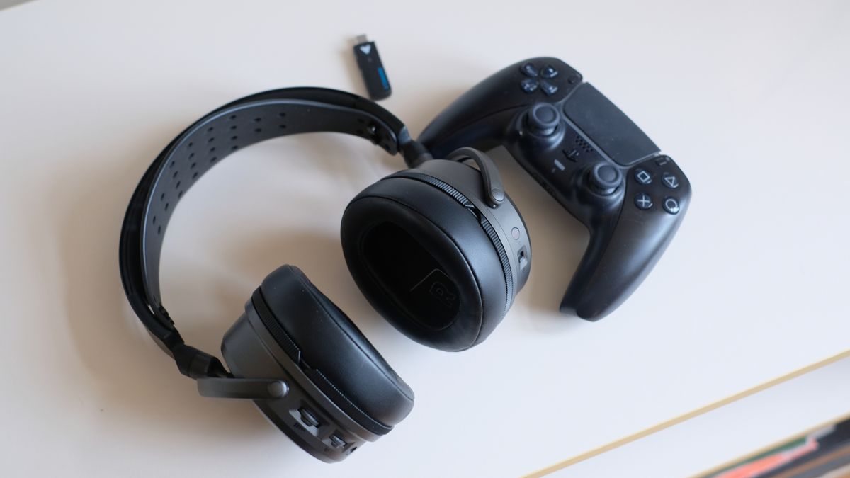 Photograph of Audeze Maxwell 2 headphones