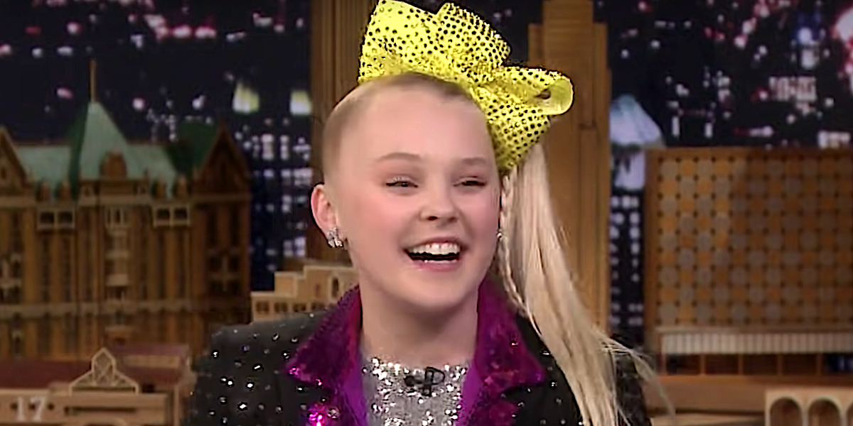 Ahead Of Dancing With The Stars Debut, JoJo Siwa Takes Shots At(07)