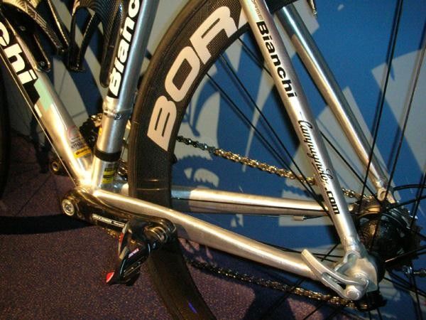 The chain &amp; lower seat stay of DiLuca's "nude" 2006 Bianchi FG Lite