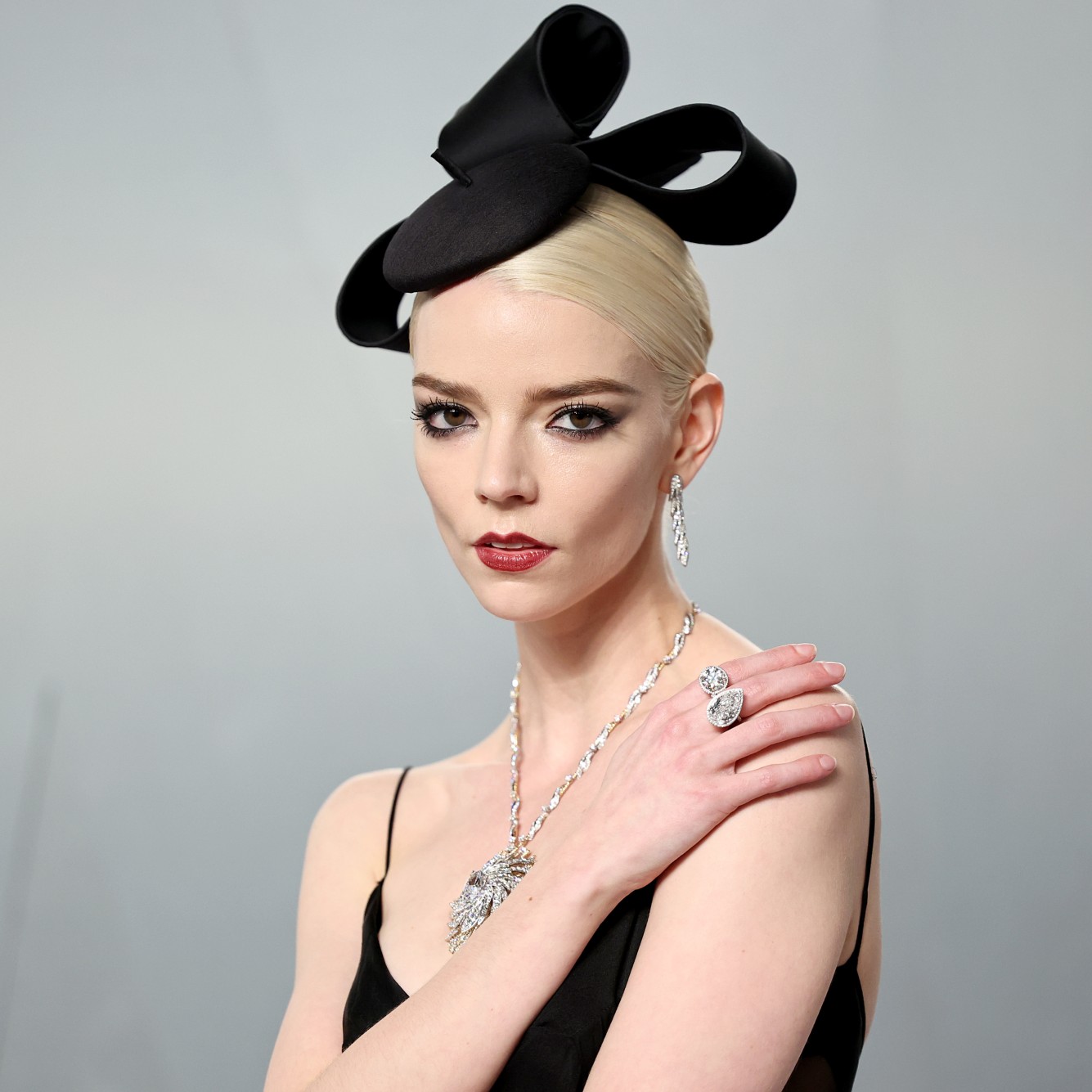 anya taylor-joy poses for a photo at the vanity fair oscar party
