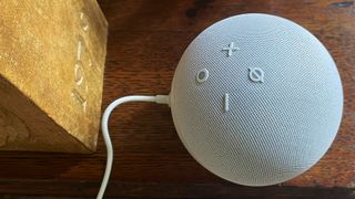 Smart speaker: Amazon Echo Dot (5th Generation)