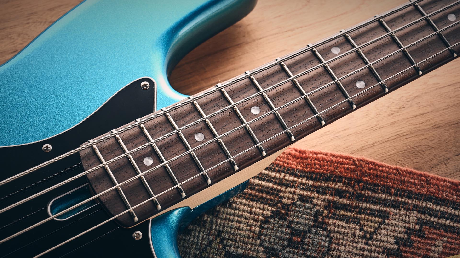Sire V1 Marcus Miller