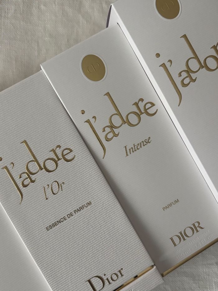 Deputy beauty editor Grace Lindsay testing the Dior J'adore perfumes