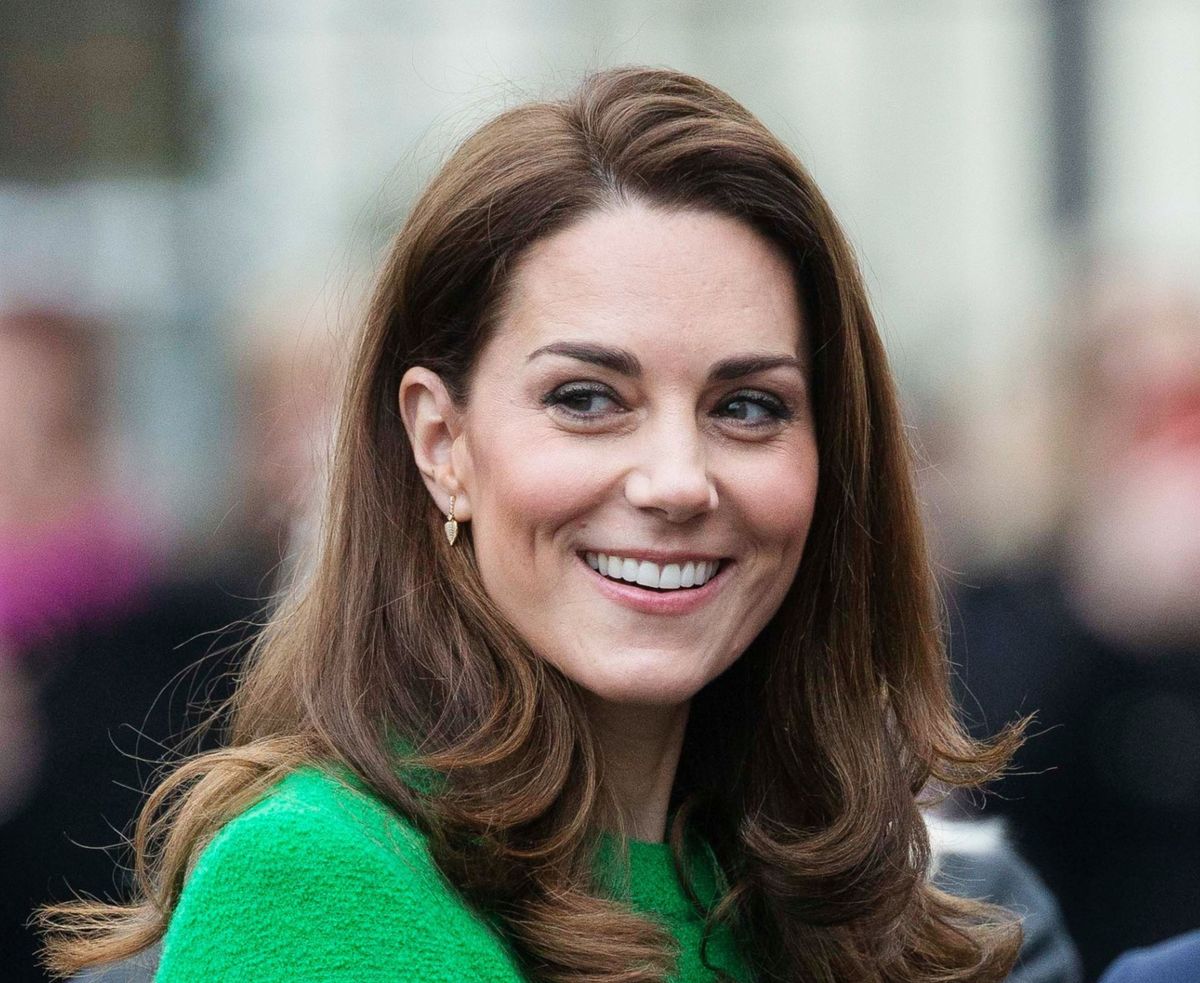 The Duchess of Cambridge shares this photo with school children because ...