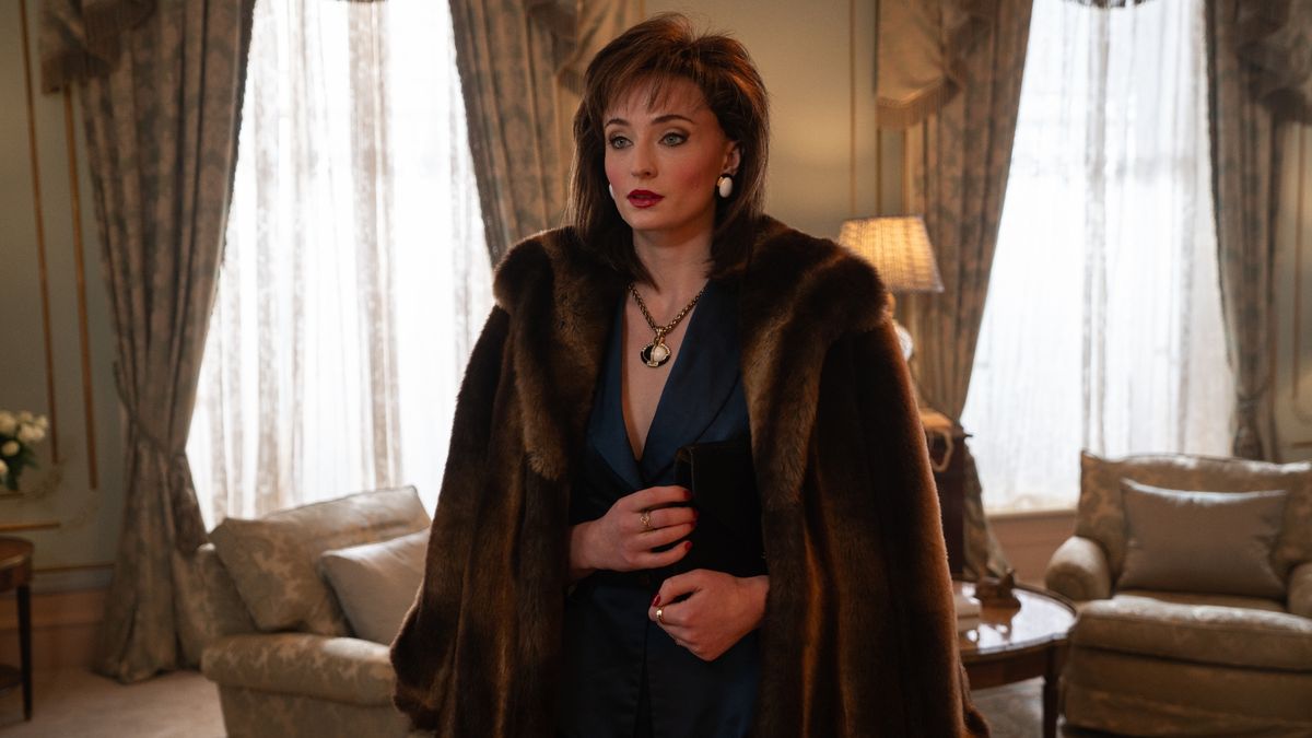 Joan episode 3 Joan dresses up as an American for a diamond heist