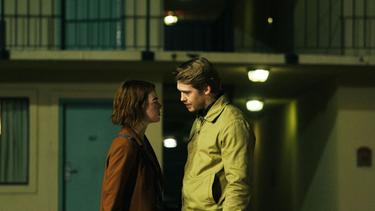 Emma Stone and Joe Alwyn in Kinds of Kindness