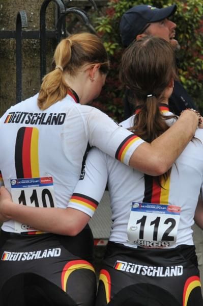 Johanna Techt and Helen Grobert after the race.