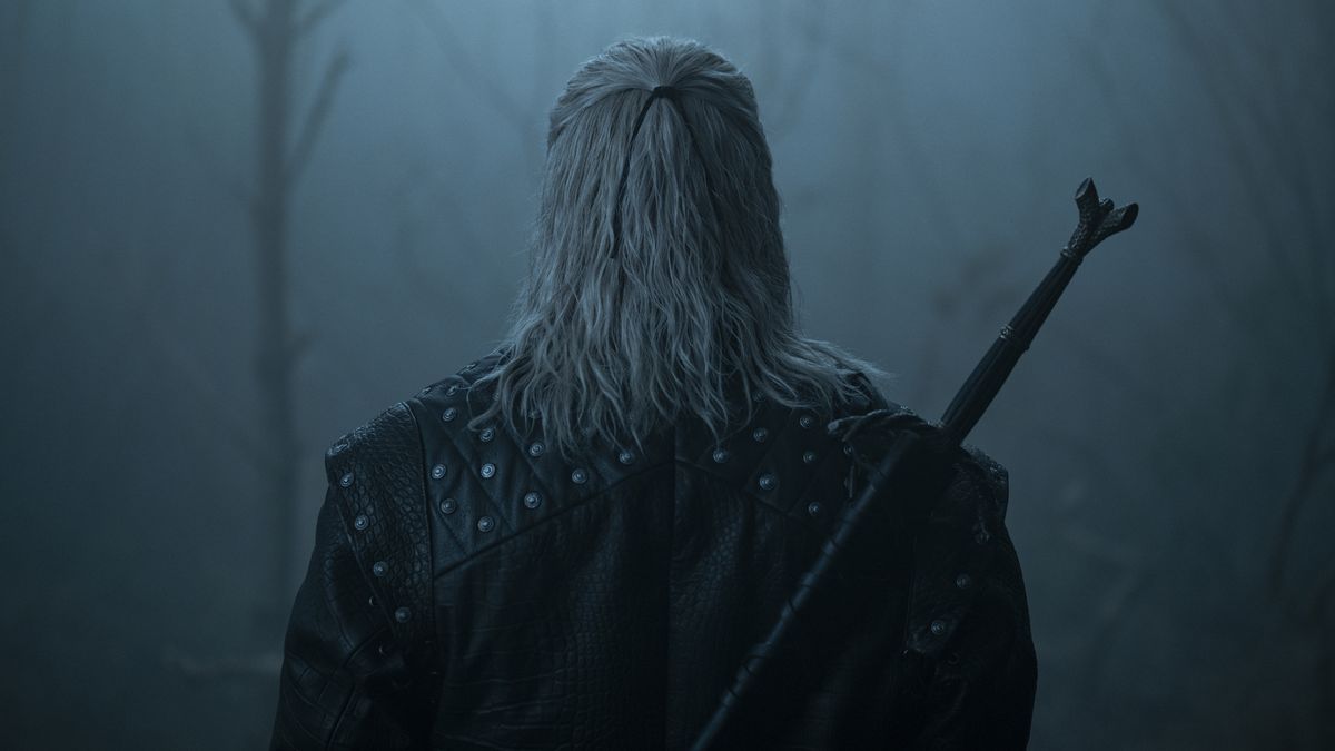 A shot of the back of Liam Hemsworth&#039;s Geralt in The Witcher season 4 on Netflix