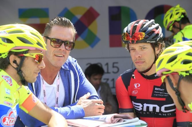 Mario Cipollini sits down with a few of the Italian riders