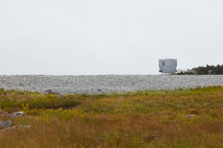 el aleph canadian guest house in craggy cliffs and by the water with dramatic weather and landscape