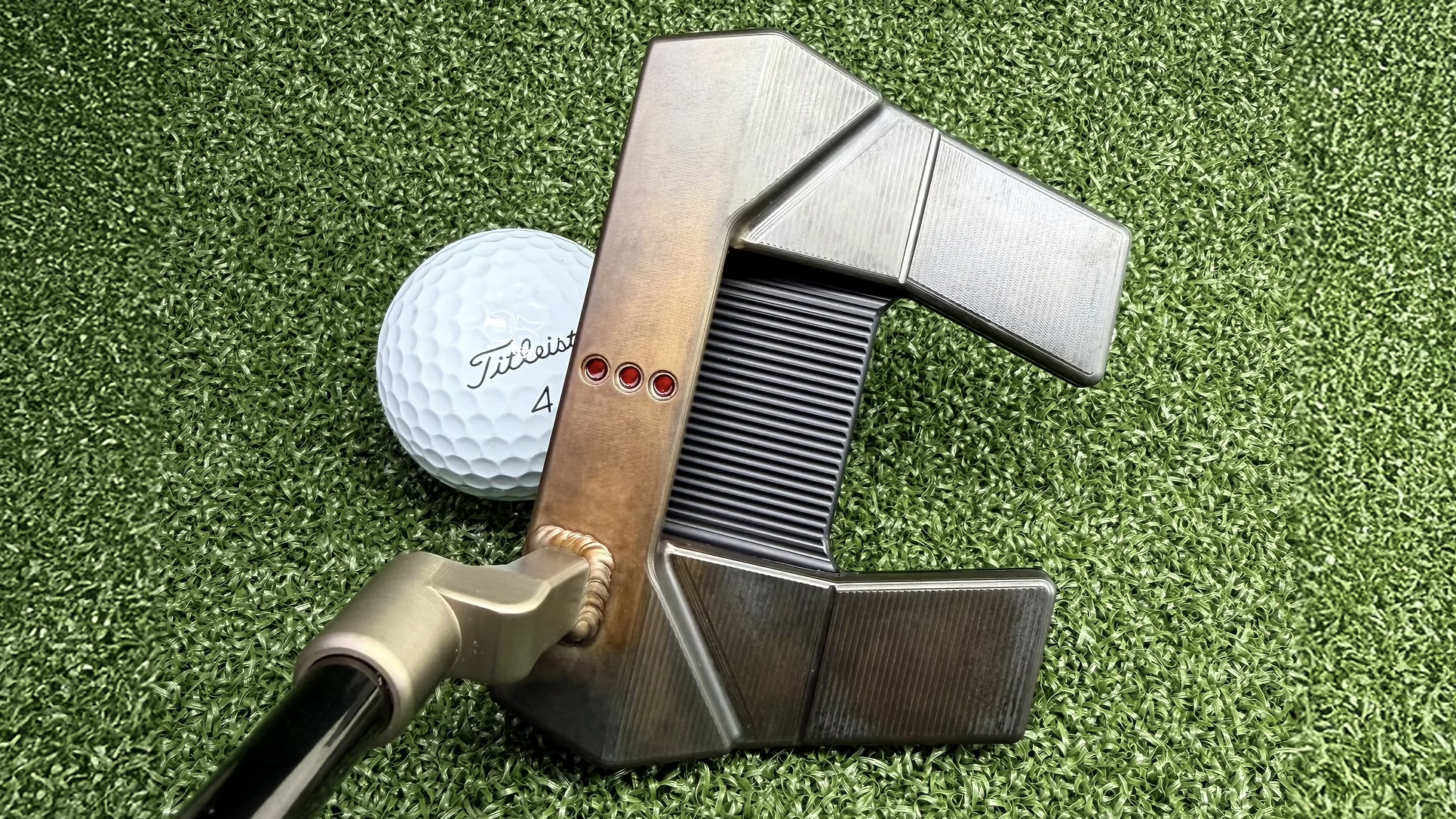 Photo of a Rush Kane modified putter