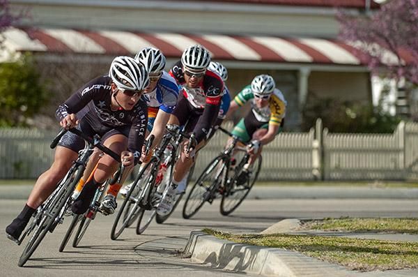 New Zealand pocket rocket Alexander Ray (Pure Black Racing) drives the leading break.