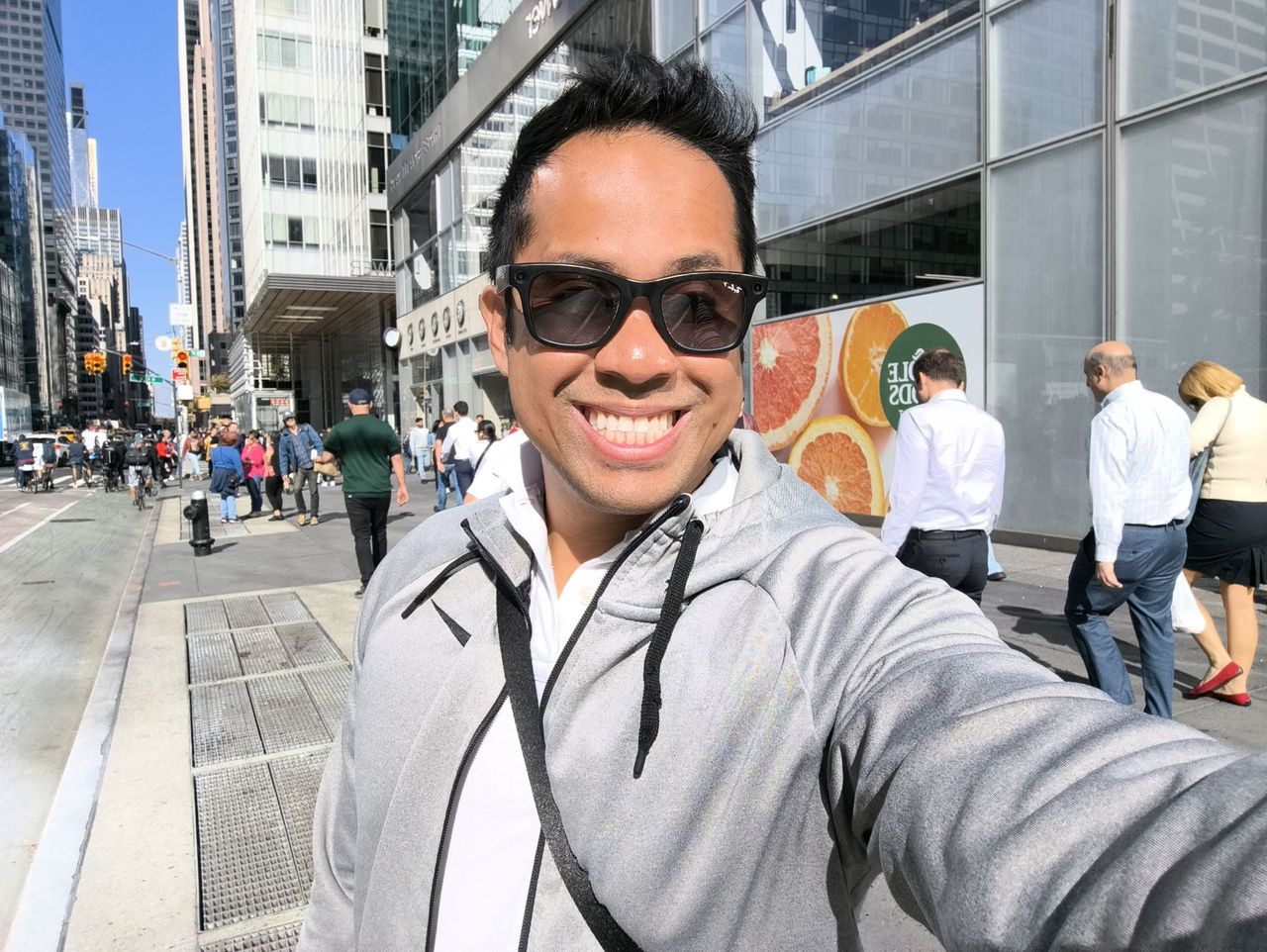 Apple iOS 27 Clean Up vs Samsung Galaxy AI Photo Assist - original.